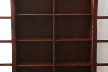 中古　美品　国産民芸家具　品のあるシックな色合いが魅力のブックケース(本箱、書棚、収納棚、戸棚、キャビネット、飾り棚)(R-064454)