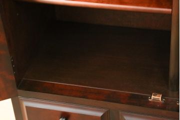 中古　美品　国産民芸家具　品のあるシックな色合いが魅力のブックケース(本箱、書棚、収納棚、戸棚、キャビネット、飾り棚)(R-064454)