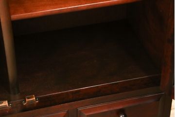 中古　美品　国産民芸家具　品のあるシックな色合いが魅力のブックケース(本箱、書棚、収納棚、戸棚、キャビネット、飾り棚)(R-064454)