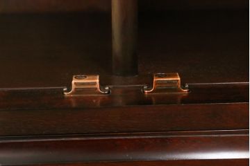 中古　美品　国産民芸家具　品のあるシックな色合いが魅力のブックケース(本箱、書棚、収納棚、戸棚、キャビネット、飾り棚)(R-064454)