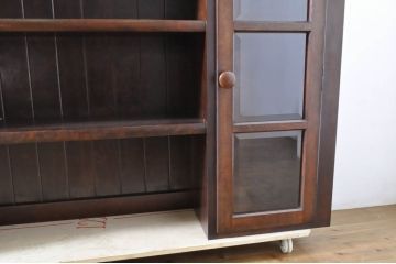 和製ビンテージ　松本民芸家具風　脚付リメイク　上品な佇まいが和洋どちらの空間にも馴染むサイドボード(カップボード、食器棚、戸棚、収納棚、キャビネット、ヴィンテージ)(R-064456)