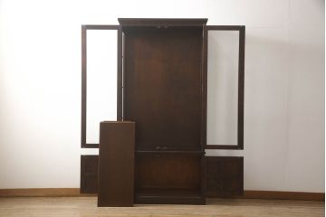 中古　希少な廃盤品!!　北海道民芸家具　OM158　落ち着きのある上品な空間づくりにおすすめな三面ガラスのキャビネット(ガラスケース、ショーケース、収納棚、戸棚、飾り棚、陳列棚、店舗什器)(R-064459)