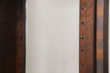 中古　希少な廃盤品!!　北海道民芸家具　OM158　落ち着きのある上品な空間づくりにおすすめな三面ガラスのキャビネット(ガラスケース、ショーケース、収納棚、戸棚、飾り棚、陳列棚、店舗什器)(R-064459)