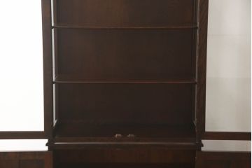 中古　希少な廃盤品!!　北海道民芸家具　OM158　落ち着きのある上品な空間づくりにおすすめな三面ガラスのキャビネット(ガラスケース、ショーケース、収納棚、戸棚、飾り棚、陳列棚、店舗什器)(R-064459)