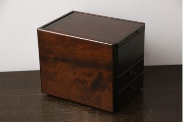 和製ビンテージ　希少な絶版品　北海道民芸家具　コンパクトなサイズ感で使いやすい卓上鏡台(小引き出し、鏡、ドレッサー、小物収納、ヴィンテージ)(R-064476)
