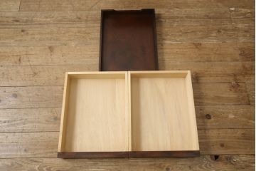 和製ビンテージ　北海道民芸家具　希少な絶版品　深みのある色合いでシックな雰囲気漂う脇机(文机、座机、ローテーブル、引き出し、サイドテーブル、サイドチェスト、ヴィンテージ)(R-064483)