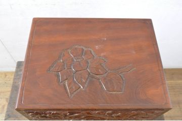 中古　伝統工芸　日光彫り　華やかな桜の意匠が目を惹く五段小引き出し(小物収納、卓上収納)(R-064484)