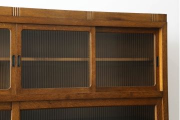 和製アンティーク　上手物!　前面楢(ナラ)材　上質な造りの二段重ね収納棚(キャビネット、食器棚、水屋箪笥、戸棚)(R-064490)
