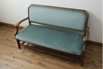 中古　イギリスデザイン　ブライトン(Brighton)　格調高い英国スタイルの2人掛けソファ(二人掛けソファ、アームソファ、ラブソファ、2P)(R-064492)