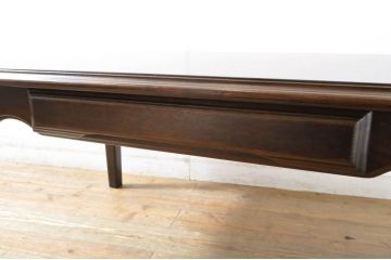 中古　イギリスデザイン　ブライトン(Brighton)　格調高い英国スタイルのセンターテーブル(リビングテーブル、ローテーブル)(R-064493)