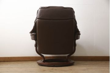 中古　EKORNES(エコーネス)　レノクラシック　本革(レザー)　オットマン付き　ストレスレスチェア(アームチェア、リクライニングチェア、椅子、一人掛けソファ、1Pソファ)(定価約44万円)(R-064495)