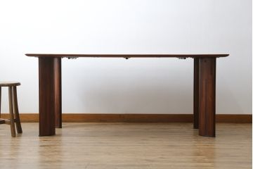 和製ビンテージ　希少モデル!!　カリモク家具(karimoku)　最上位シリーズ「ビベンテ」　花梨(カリン)材　凝ったデザインがお部屋のアクセントになるダイニングテーブル(食卓、2人掛け、4人掛け、ヴィンテージ)(定価約37万円)(R-064496)
