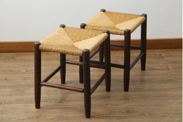 和製ビンテージ　松本民芸家具　和モダンな雰囲気づくりにおすすめの#19型ラッシスツール2脚セット(椅子、イス、チェア、ヴィンテージ、い草)(R-064500)