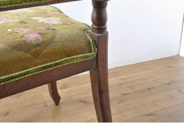 イギリスアンティーク　マホガニー材　華やかな刺繍がエレガントさを引き立たせる猫脚チェア(ダイニングチェア、サロンチェア、椅子、イス、英国)(R-064507)