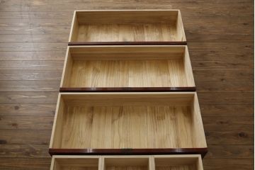 中古　美品　岩谷堂箪笥　丁寧な造りの手打ち金具が目を惹くサイドチェスト(サイドボード、和タンス、収納箪笥、引き出し、整理箪笥)(R-064517)