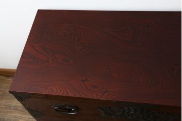 中古　美品　岩谷堂箪笥　丁寧な造りの手打ち金具が目を惹くサイドチェスト(サイドボード、和タンス、収納箪笥、引き出し、整理箪笥)(R-064517)