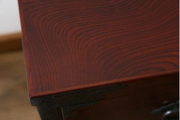 中古　美品　岩谷堂箪笥　丁寧な造りの手打ち金具が目を惹くサイドチェスト(サイドボード、和タンス、収納箪笥、引き出し、整理箪笥)(R-064517)