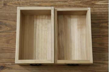 中古　美品　欅産業　木地呂塗り　漆塗り　迫力ある立派な金具が存在感を放つ仙台小箪笥(仙台箪笥、和タンス、収納たんす、引き出し、サイドチェスト)(定価約58万円)(R-064518)