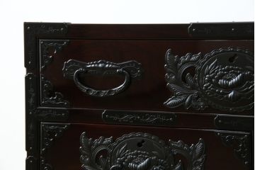 中古　美品　欅産業　木地呂塗り　漆塗り　迫力ある立派な金具が存在感を放つ仙台小箪笥(仙台箪笥、和タンス、収納たんす、引き出し、サイドチェスト)(定価約58万円)(R-064518)
