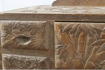 中古　美品　日光彫り　大振りな花の意匠が目を惹く鏡台(ミラー、姿見、ドレッサー、化粧台)(R-064521)
