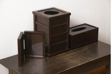 和製ビンテージ　希少な絶版品!!　北海道民芸家具　シックな色合いが魅力的な小物3点セット(写真立て、フォトフレーム、ゴミ箱、くず入れ、ティッシュケース、ティッシュボックス、ヴィンテージ)(R-064538)