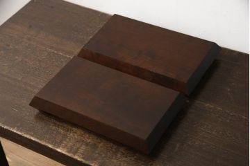 和製ビンテージ　希少な絶版品!!　北海道民芸家具　和洋どちらのお部屋にも取り入れやすい花台と皿立てのセット(飾り台、ディスプレイ雑貨、ヴィンテージ)(R-064540)