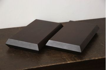 和製ビンテージ　希少な絶版品!!　北海道民芸家具　和洋どちらのお部屋にも取り入れやすい花台と皿立てのセット(飾り台、ディスプレイ雑貨、ヴィンテージ)(R-064540)