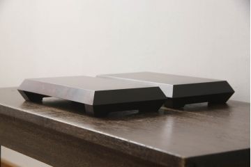 和製ビンテージ　希少な絶版品!!　北海道民芸家具　和洋どちらのお部屋にも取り入れやすい花台と皿立てのセット(飾り台、ディスプレイ雑貨、ヴィンテージ)(R-064540)