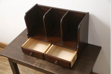 和製ビンテージ　北海道民芸家具　絶版品　シックな色合いと品のあるデザインが目を惹く本立て(ブックスタンド、小物収納、ヴィンテージ)(R-064544)