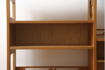 中古　美品　屋久杉　網代(あじろ)・透かし彫り　上品な和の雰囲気を高めてくれる茶棚(飾り棚、違い棚、戸棚、収納棚、サイドボード、網代民芸)(R-064550)