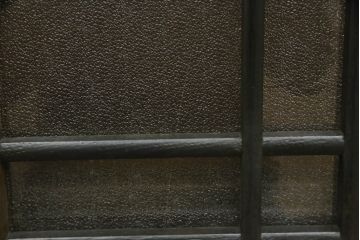 和製アンティーク　大正ロマン　栗材　細やかな意匠が魅力的!古い洋館で使われていた大振りの本箱(ブックケース、収納棚、戸棚、サイドキャビネット)(R-064551)