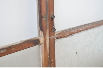 アンティーク建具　ペイント仕上げ限定　シンプルなデザインで取り入れやすいガラス窓4枚セット(ガラス戸、引き戸)(R-064556)
