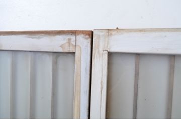 アンティーク建具　レトロな空間演出におすすめ!格子入りのガラス窓2枚セット(引き戸、ガラス戸)(R-064557)