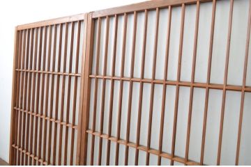 アンティーク建具　レトロな空間演出におすすめ!格子入りのガラス窓2枚セット(引き戸、ガラス戸)(R-064558)