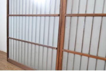 アンティーク建具　レトロな空間演出におすすめ!格子入りのガラス窓2枚セット(引き戸、ガラス戸)(R-064558)