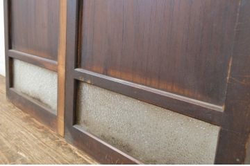 アンティーク建具　古い欅(ケヤキ)材の鏡板が趣を醸し出している小さな窓2枚セット(ガラス戸、引き戸)(R-064561)