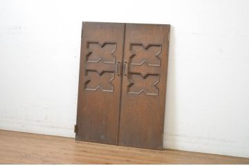 ビンテージ建具　永田良介商店　美しい幾何学模様のデザインが目を惹くアクセントになる扉2枚セット(両開きドア1対、窓、木製ドア、収納建具、ヴィンテージ)(R-064570)