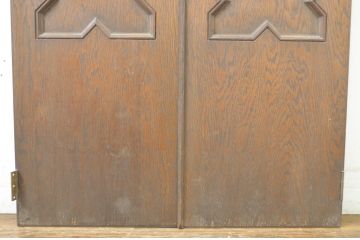 ビンテージ建具　永田良介商店　美しい幾何学模様のデザインが目を惹くアクセントになる扉2枚セット(両開きドア1対、窓、木製ドア、収納建具、ヴィンテージ)(R-064570)