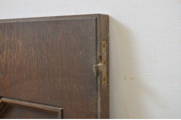 ビンテージ建具　永田良介商店　ペイント仕上げ限定　クラシカルな佇まいが上品な小扉2枚セット(両開きドア1対、窓、木製ドア、収納建具、ヴィンテージ)(R-064573)