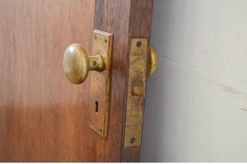 アンティーク建具　レトロな佇まいが魅力的な古い洋館のドア1枚(扉、木製ドア)(R-064581)