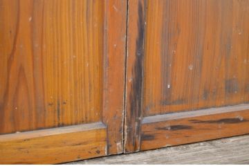 レトロ建具　昭和レトロ　どこか懐かしい雰囲気漂う横桟の幅狭ガラス戸4枚セット(引き戸)(R-064591)