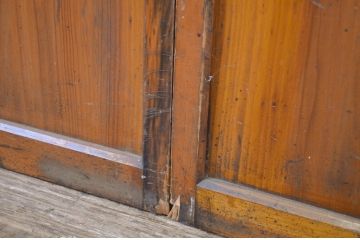 レトロ建具　昭和レトロ　どこか懐かしい雰囲気漂う横桟の幅狭ガラス戸4枚セット(引き戸)(R-064591)
