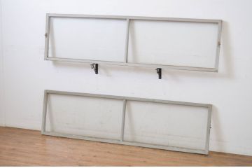 アンティーク建具　ペイント仕上げ限定　シンプルなデザインで取り入れやすい明かり取り2枚セット(ガラス欄間、明り取り)(R-064594)