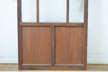 アンティーク建具　経年を感じさせる木味が魅力のガラス戸1枚(引き戸)(R-064595)