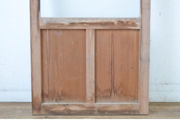 アンティーク建具　古い木味が趣を醸し出す小さな引き戸1枚(くぐり戸、潜戸、窓、ガラス戸)(R-064598)