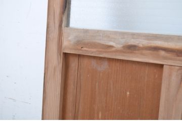アンティーク建具　古い木味が趣を醸し出す小さな引き戸1枚(くぐり戸、潜戸、窓、ガラス戸)(R-064598)