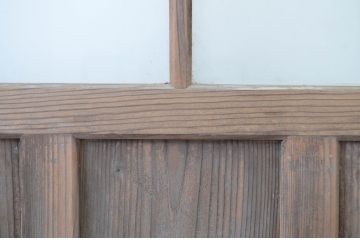アンティーク建具　古い木味が懐かしい雰囲気漂うガラス戸1枚(引き戸)(R-064606)