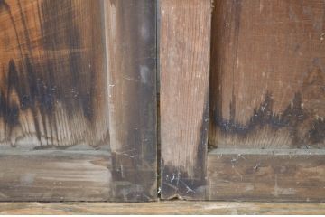 アンティーク建具　経年によって増した味わいが魅力的な横桟ガラス戸2枚セット(引き戸)(R-064613)