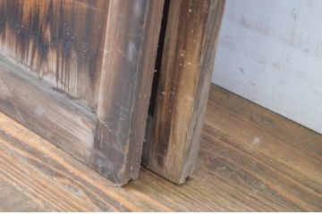 アンティーク建具　経年によって増した味わいが魅力的な横桟ガラス戸2枚セット(引き戸)(R-064613)