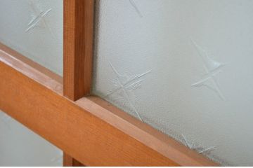 レトロ建具　昭和レトロな空間造りにおすすめのガラス戸1枚(引き戸、格子戸)(R-064626)